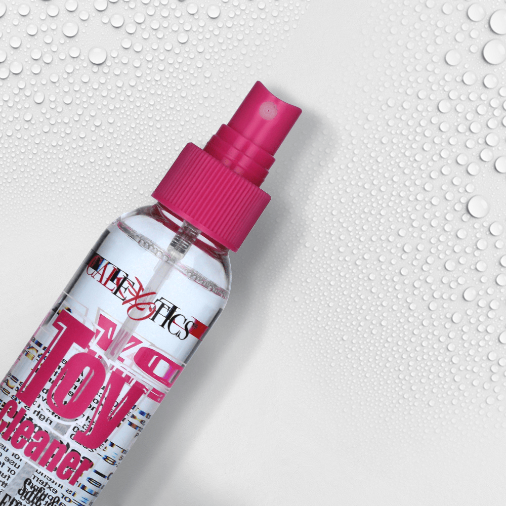 UNIVERSAL TOY CLEANER W/ALOE 4.3OZ