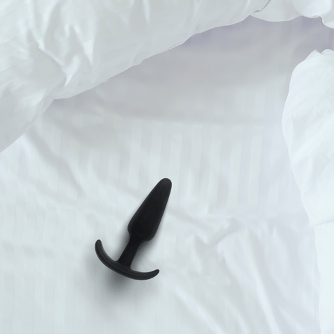 NAUGHTY - BLACK - 3\"