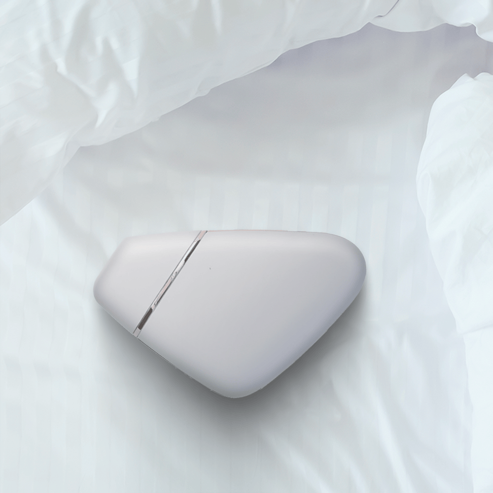 LOVE TRIANGLE - WHITE