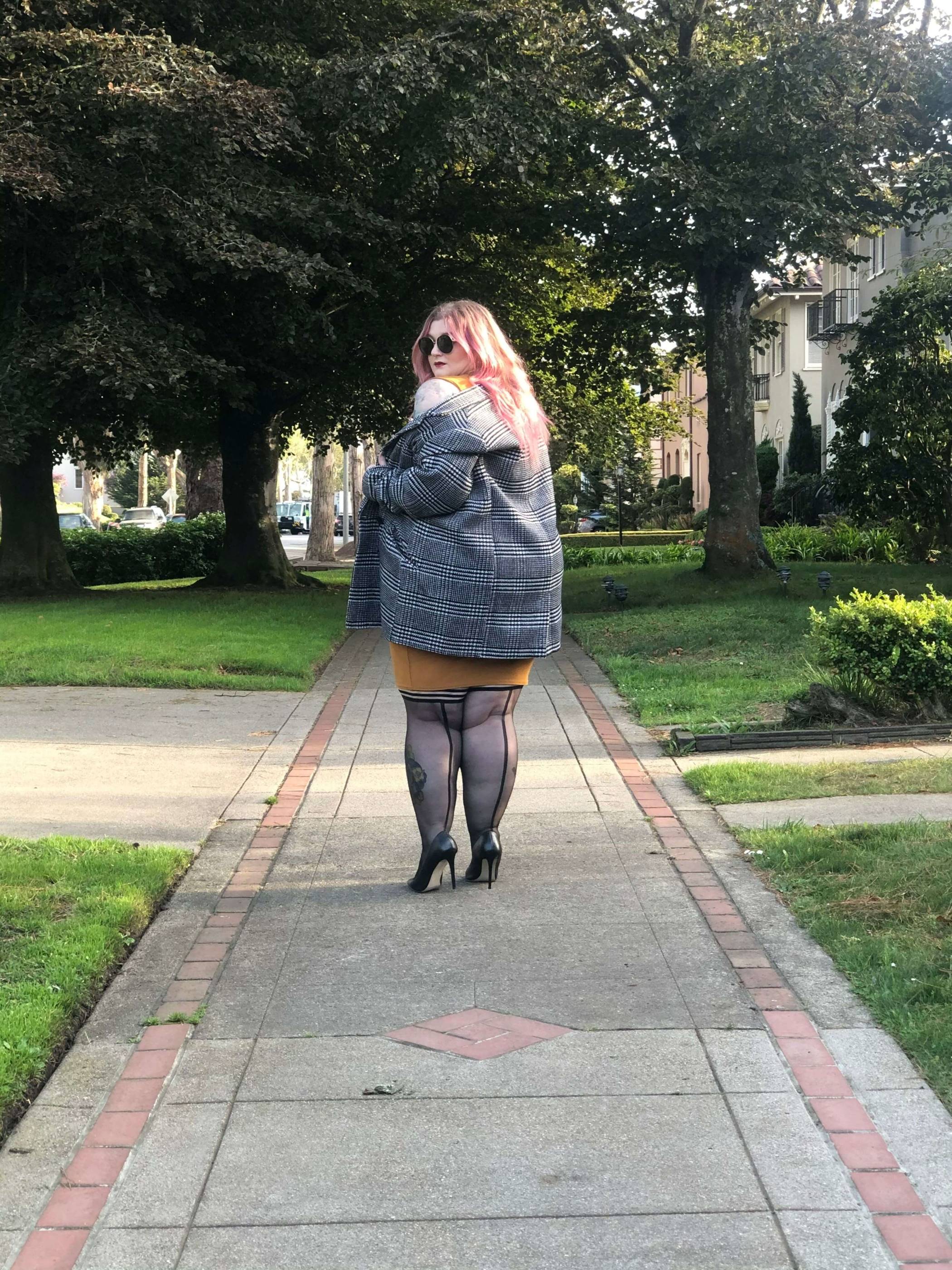 Kix'ies Lois Black With Backseam Thigh High