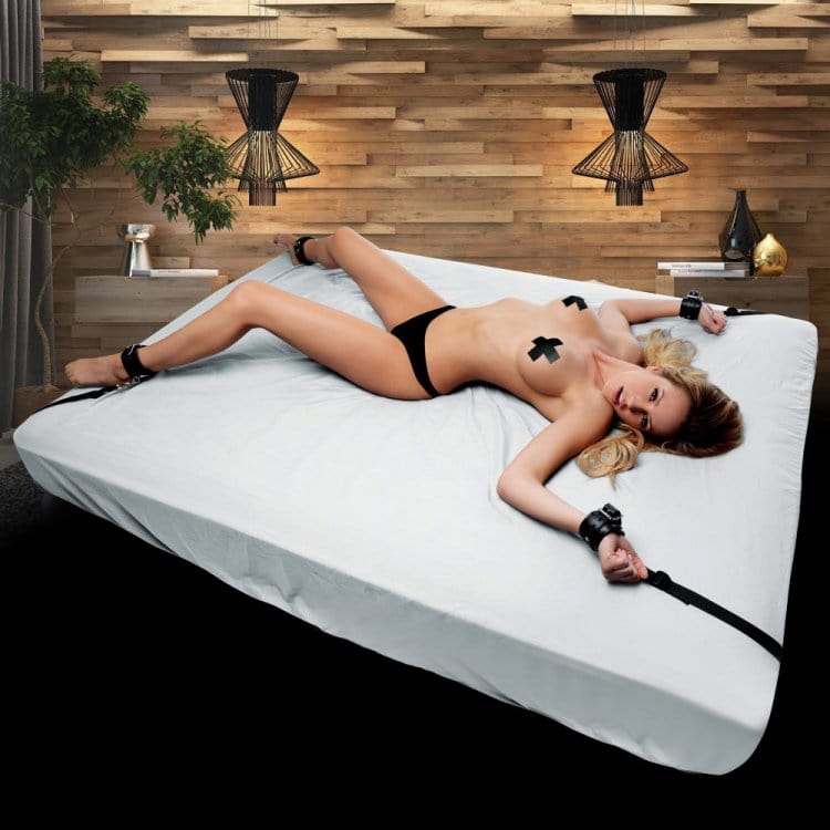 DELUXE BED RESTRAINT KIT