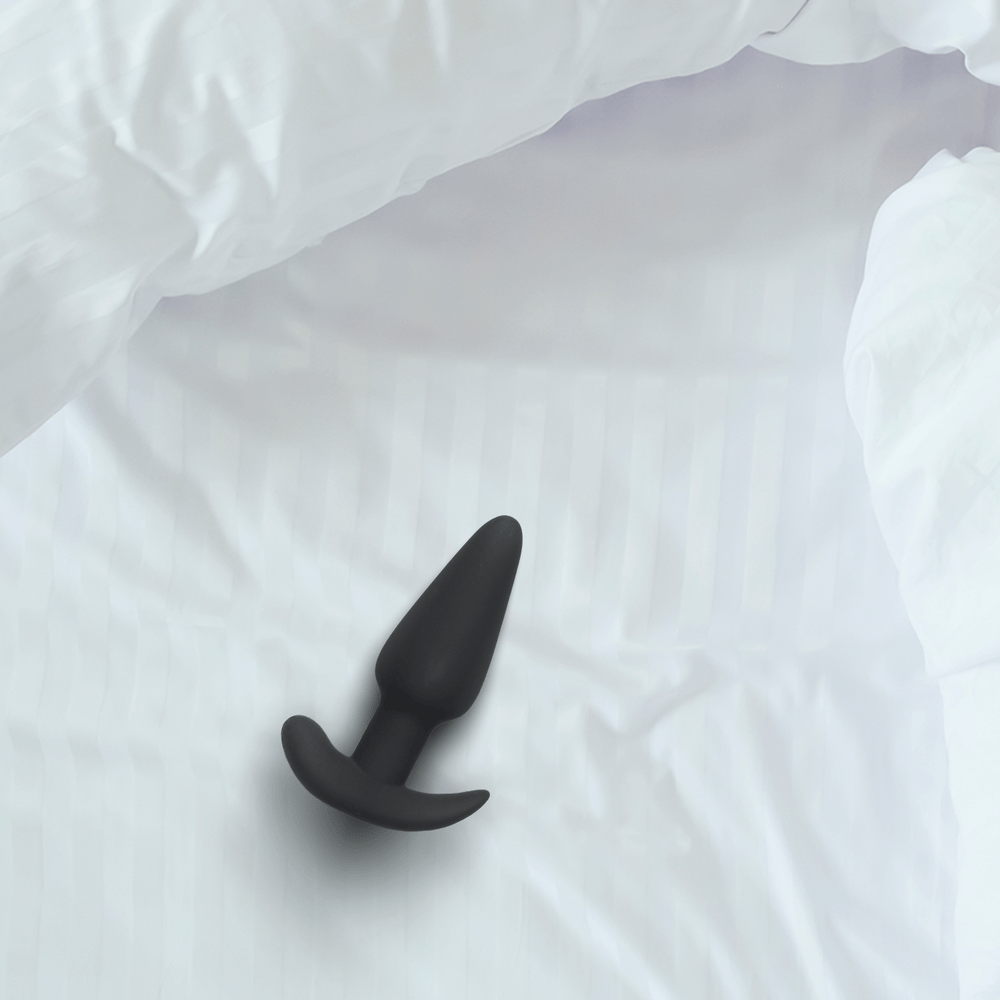 SILICONE BUTT PLUG W/ R/C - BLACK