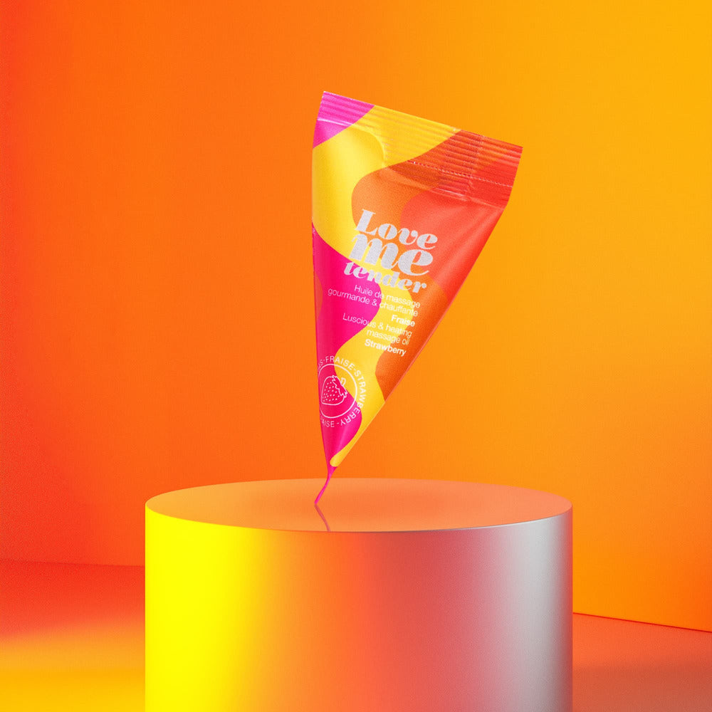 LOVE ME TENDER WARMING + FLAVORED MASSAGE OIL FOIL - STRAWBERRY