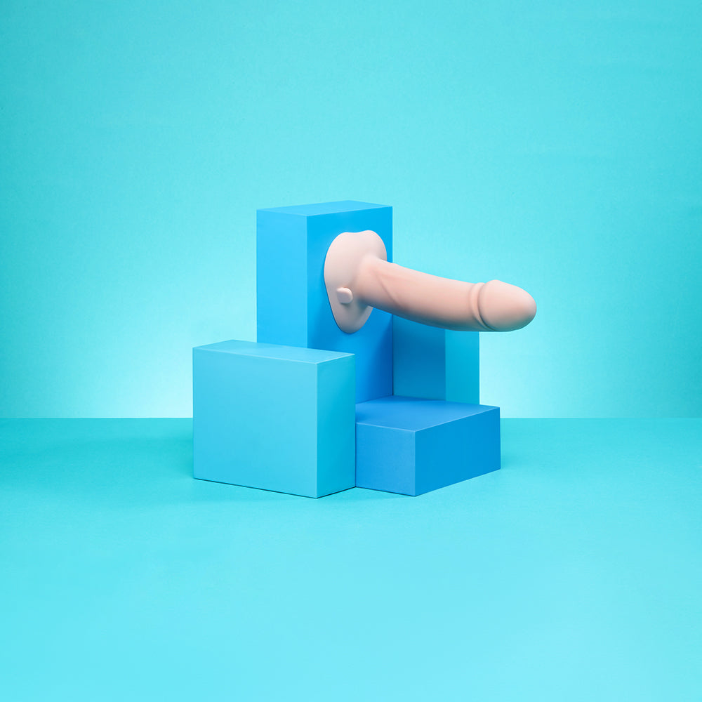 EVERY BODY VIBRATING REALISTIC STRAP-ON KIT