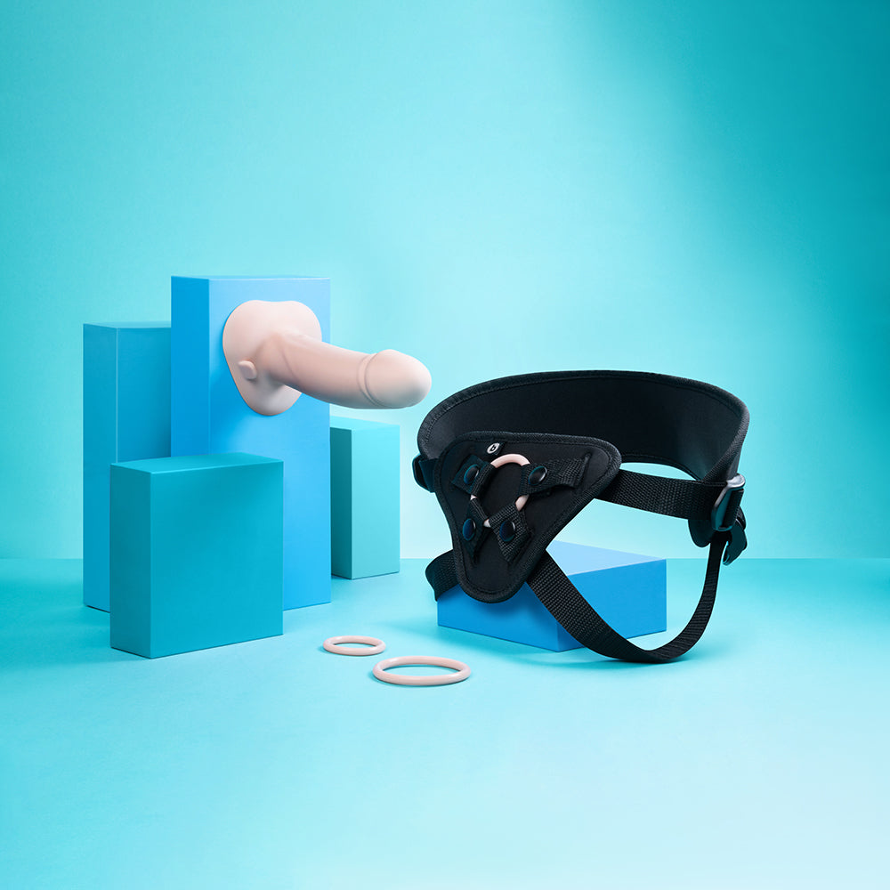 EVERY BODY VIBRATING REALISTIC STRAP-ON KIT