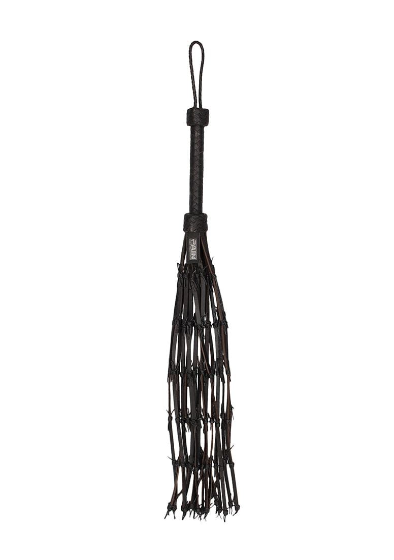 SADDLE LEATHER WITH BARBED WIRE FLOGGER 30